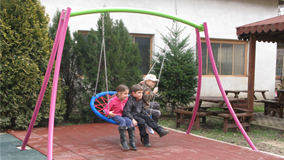 Градински мебели